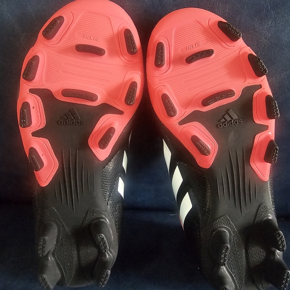 Adidas kids cleats - Picture 4 of 5